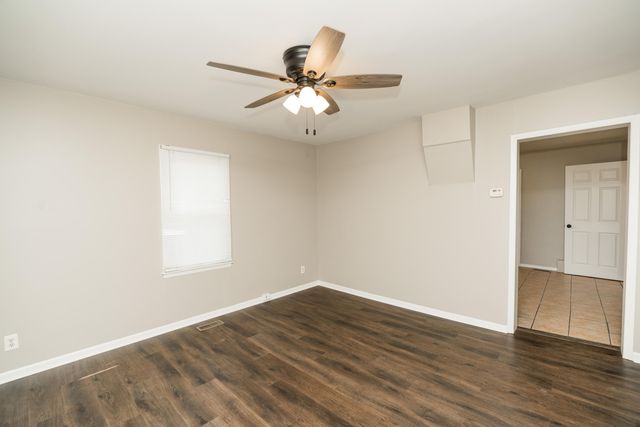 2103 N Jefferson Avenue, Springfield, MO 65803