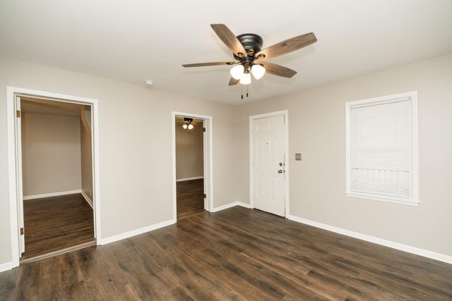 2103 N Jefferson Avenue, Springfield, MO 65803