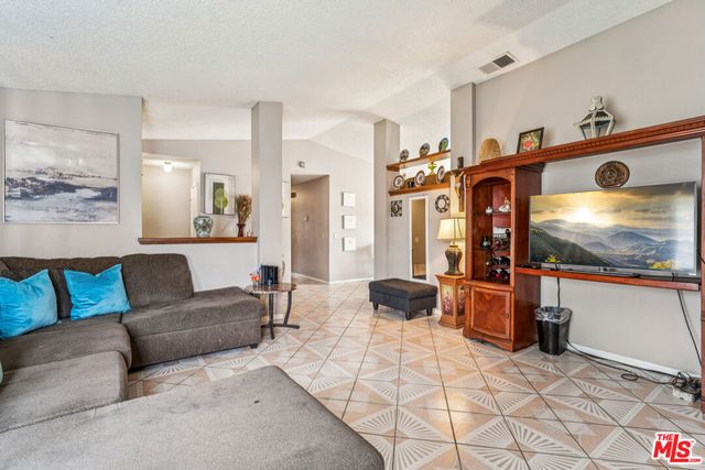 6731 30th Street, Jurupa Valley, CA 92509