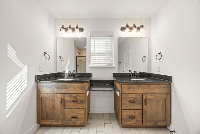 2081 Wildflower Drive, Centerton, AR 72719