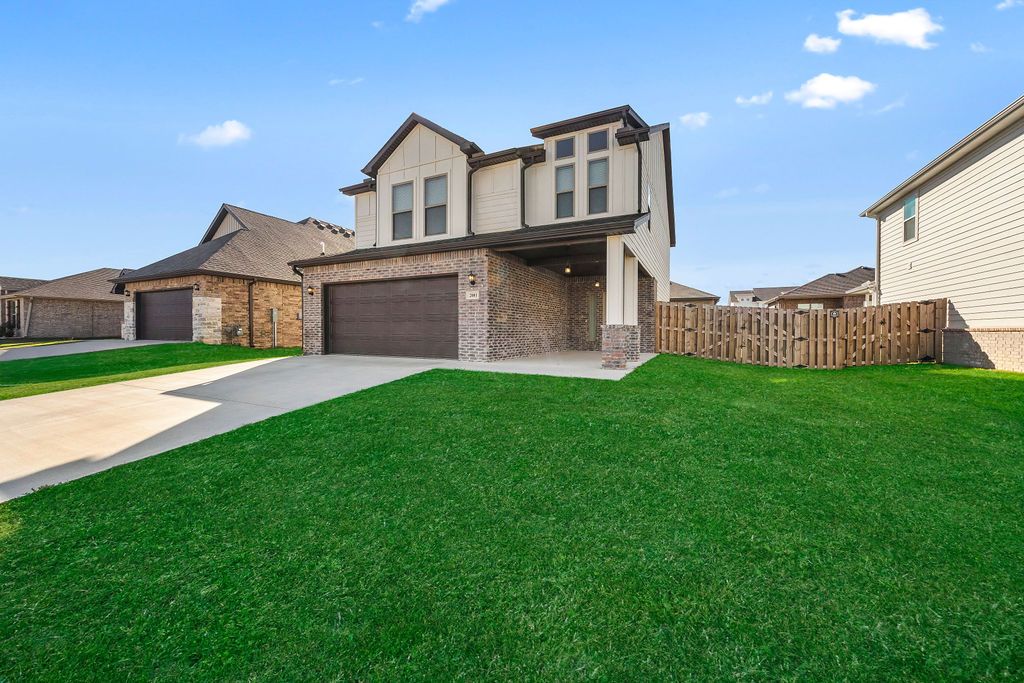 2081 Wildflower Drive, Centerton, AR 72719