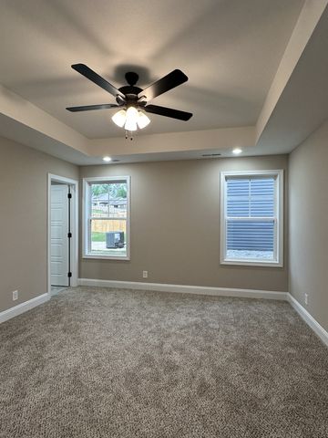 5 Hugh Hunter Rd, Oak Grove, KY 42262