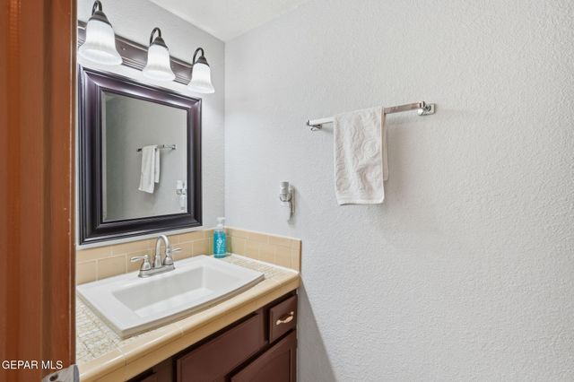 1372 ADABEL Drive, El Paso, TX 79936