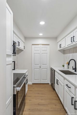 7701 Wurzbach Rd Apt 901, San Antonio, TX 78229