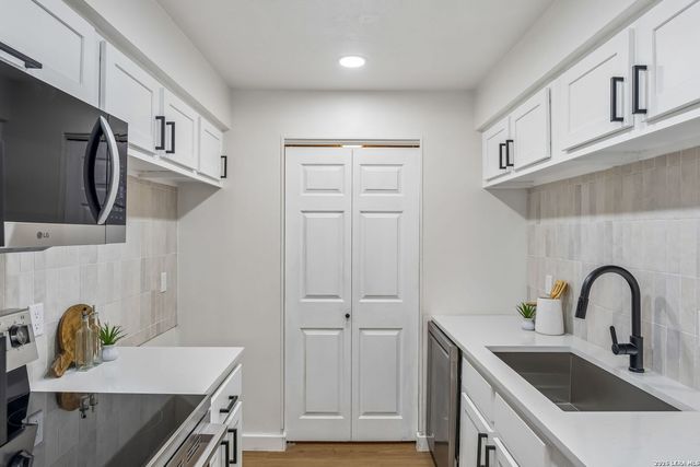 7701 Wurzbach Rd Apt 901, San Antonio, TX 78229