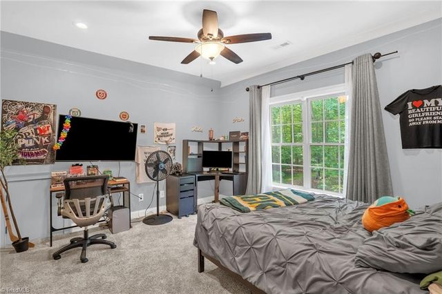7821 Charles Place Drive, Kernersville, NC 27284