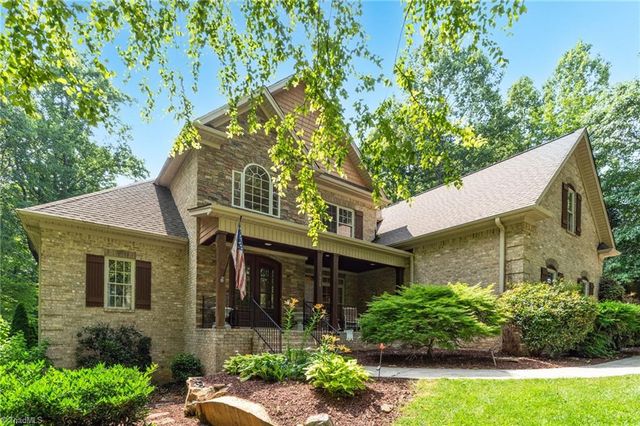 7821 Charles Place Drive, Kernersville, NC 27284