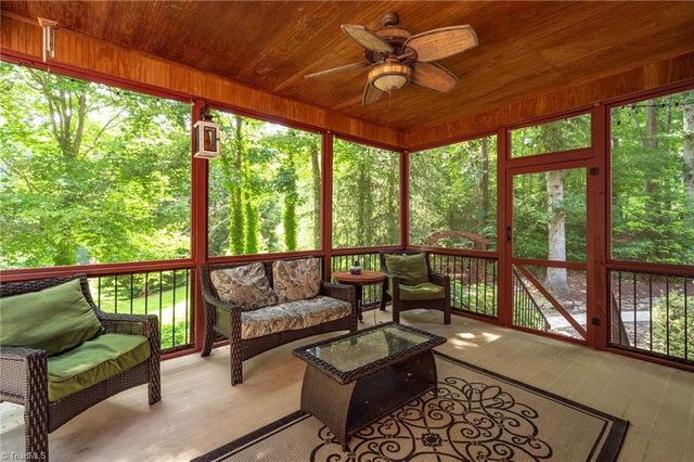 7821 Charles Place Drive, Kernersville, NC 27284