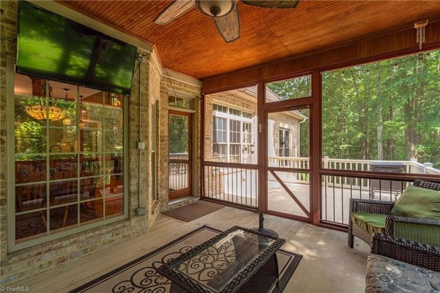 7821 Charles Place Drive, Kernersville, NC 27284