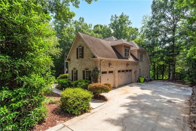 7821 Charles Place Drive, Kernersville, NC 27284
