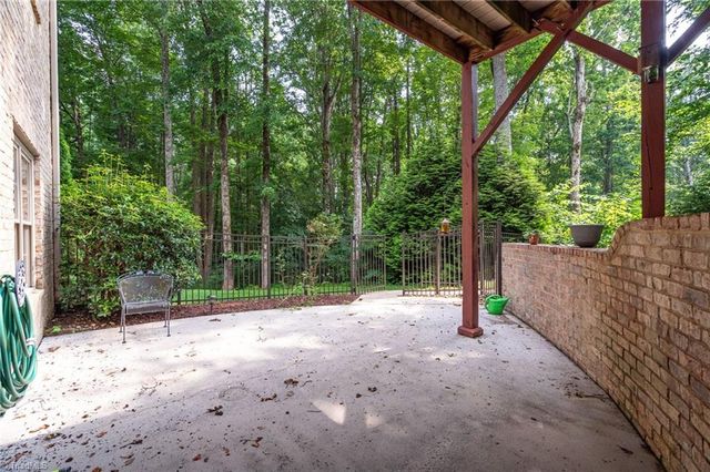 7821 Charles Place Drive, Kernersville, NC 27284