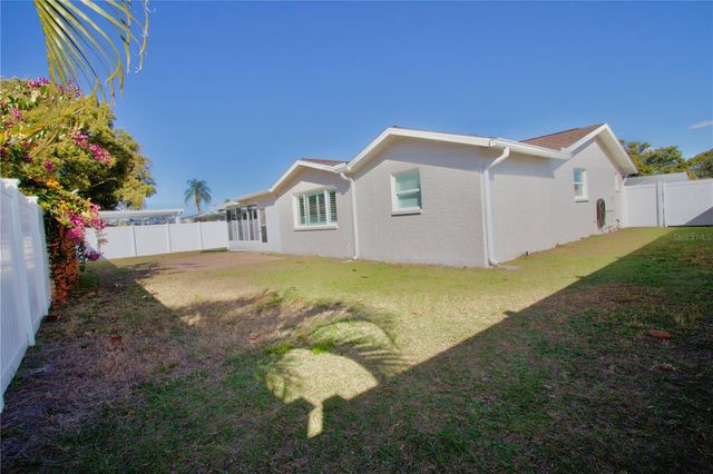 4221 TALL OAK LANE, New Port Richey, FL 34653