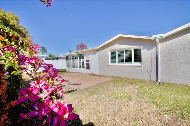 4221 TALL OAK LANE, New Port Richey, FL 34653