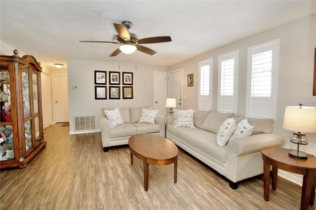 4221 TALL OAK LANE, New Port Richey, FL 34653