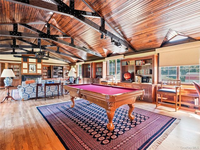 58 Cornwells Beach Road, Sands Point, NY 11050
