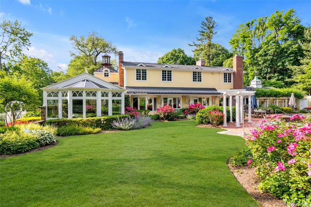 58 Cornwells Beach Road, Sands Point, NY 11050