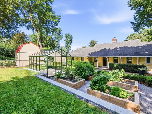 58 Cornwells Beach Road, Sands Point, NY 11050
