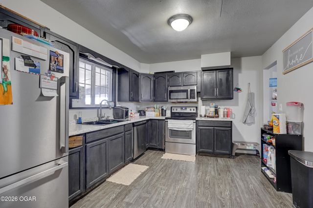 3224 W Junge Boulevard, Joplin, MO 64801