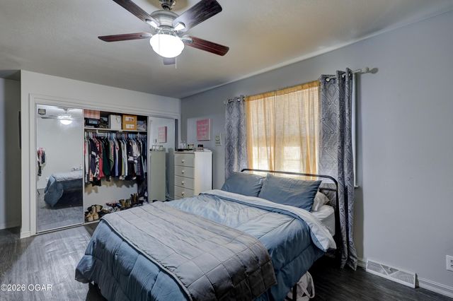 3224 W Junge Boulevard, Joplin, MO 64801