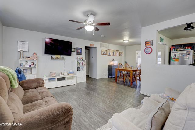 3224 W Junge Boulevard, Joplin, MO 64801