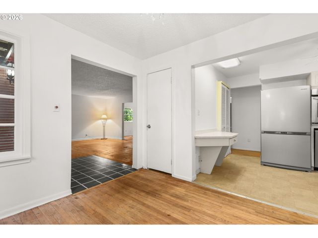 7575 Sw GREENWOOD Dr, Portland, OR 97223