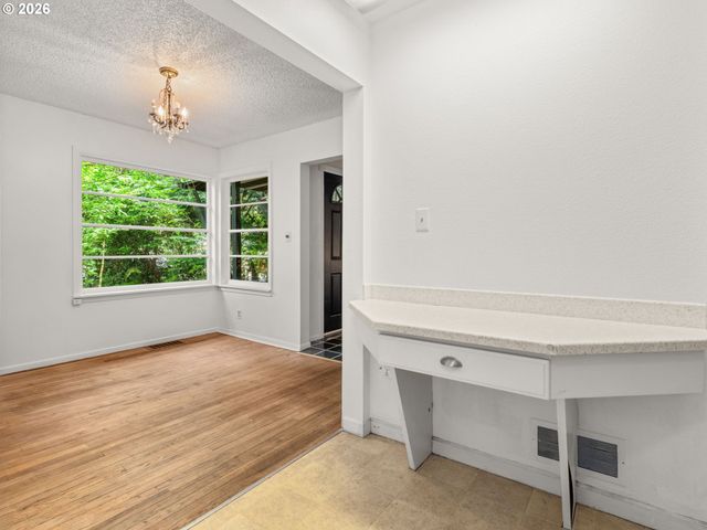 7575 Sw GREENWOOD Dr, Portland, OR 97223