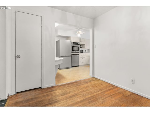 7575 Sw GREENWOOD Dr, Portland, OR 97223