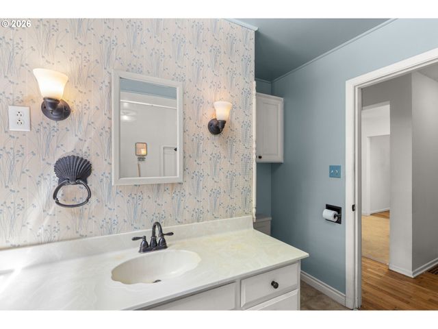7575 Sw GREENWOOD Dr, Portland, OR 97223