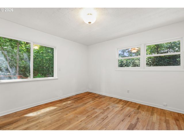 7575 Sw GREENWOOD Dr, Portland, OR 97223