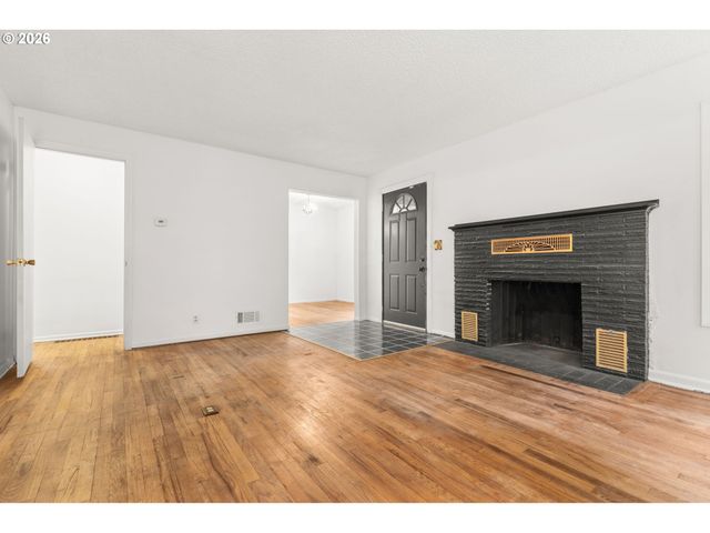 7575 Sw GREENWOOD Dr, Portland, OR 97223
