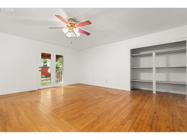 7575 Sw GREENWOOD Dr, Portland, OR 97223