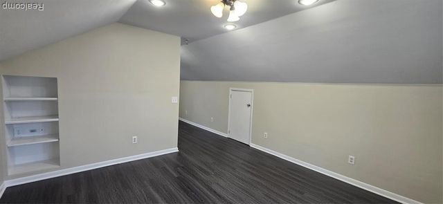 8669 Grayfield Street, Dearborn Heights, MI 48127