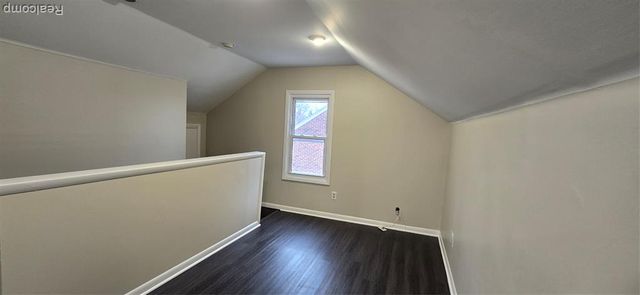 8669 Grayfield Street, Dearborn Heights, MI 48127