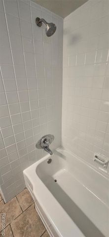 8669 Grayfield Street, Dearborn Heights, MI 48127