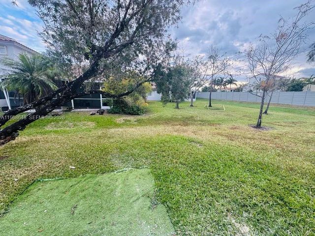 20874 NW 2nd St, Pembroke Pines, FL 33029