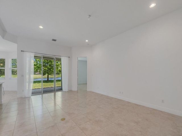6087 Scott Story Way, Vero Beach, FL 32967