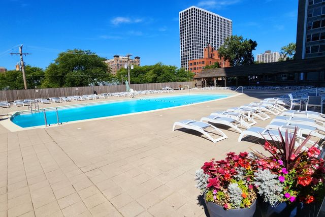 4250 N Marine Drive 1432, Chicago, IL 60613