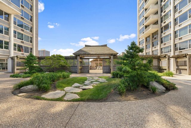 4250 N Marine Drive 1432, Chicago, IL 60613