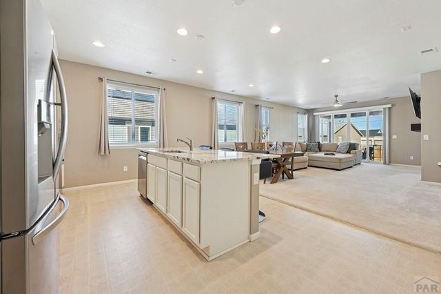 2215 Cliffmoor Ln, Pueblo, CO 81008