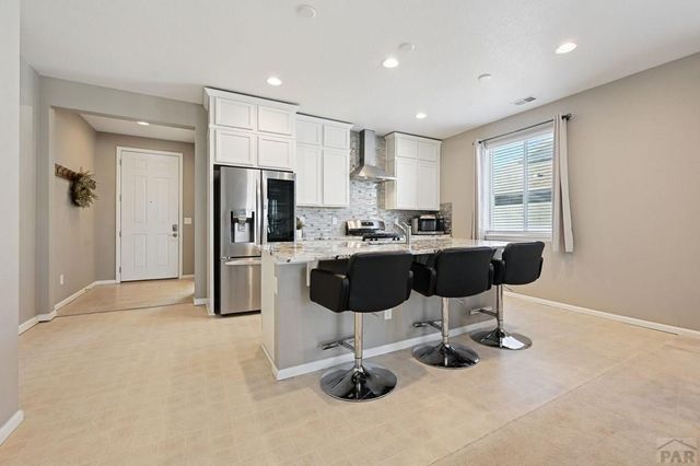 2215 Cliffmoor Ln, Pueblo, CO 81008