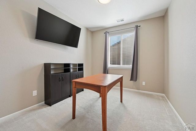 2215 Cliffmoor Ln, Pueblo, CO 81008