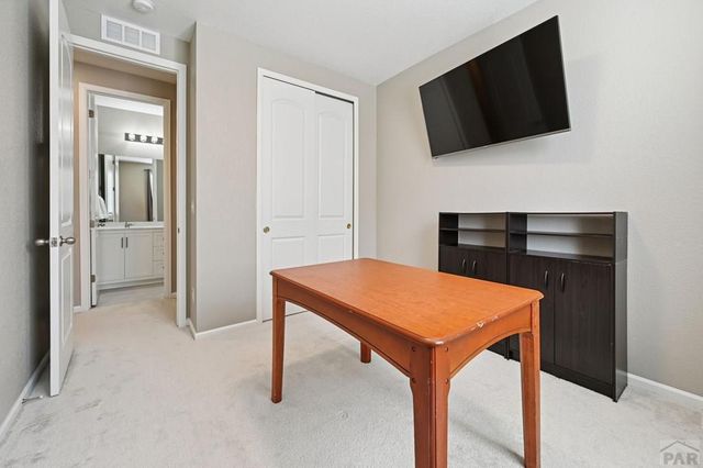 2215 Cliffmoor Ln, Pueblo, CO 81008