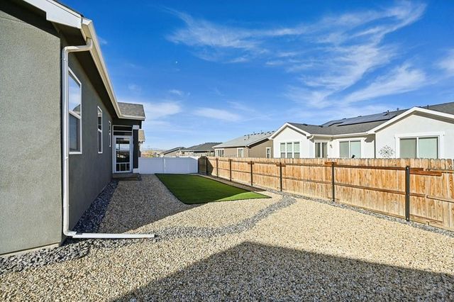 2215 Cliffmoor Ln, Pueblo, CO 81008