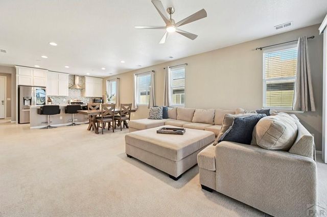 2215 Cliffmoor Ln, Pueblo, CO 81008