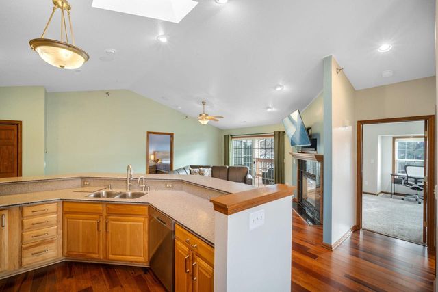 17795 W Jacobs DRIVE, New Berlin, WI 53146