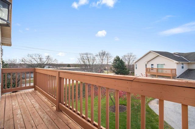 17795 W Jacobs DRIVE, New Berlin, WI 53146