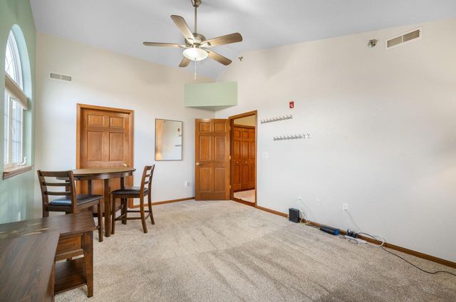 17795 W Jacobs DRIVE, New Berlin, WI 53146