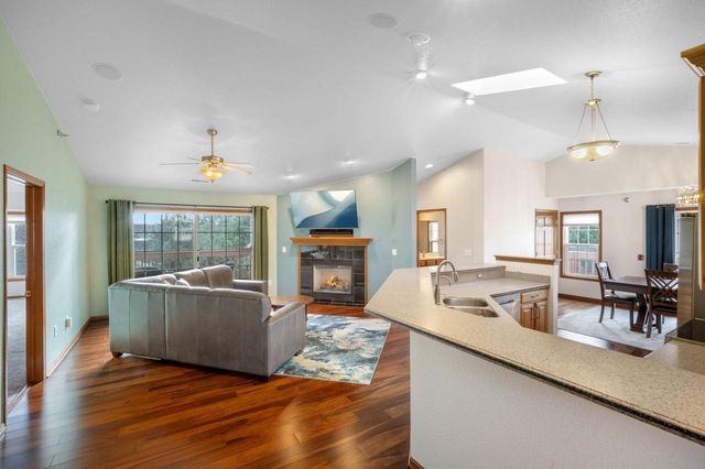 17795 W Jacobs DRIVE, New Berlin, WI 53146