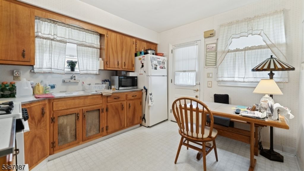 706 Lindegar St, Linden City, NJ 07036 — photo 3