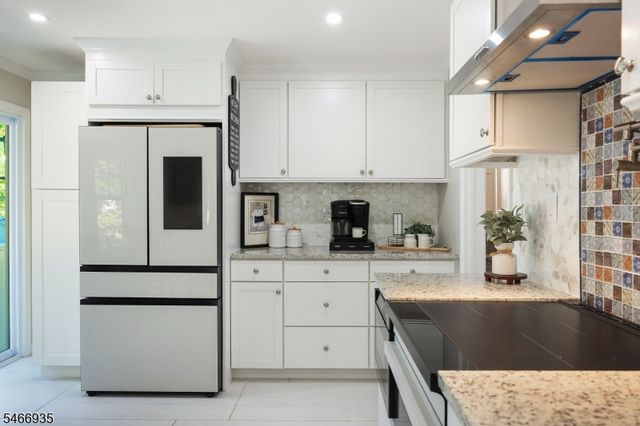 62 Guinard Dr, Watchung Boro, NJ 07069